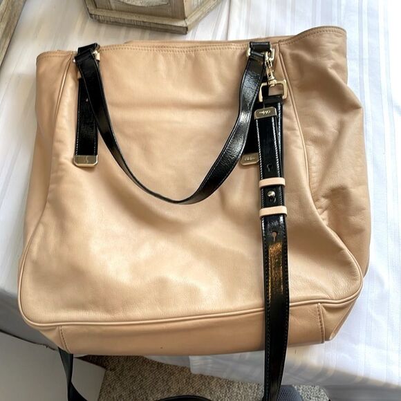 Cole Haan Large Leather Hand Bag with Shoulder Strap. Beige. - Picture 2 of 10